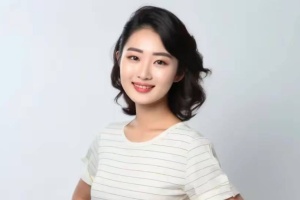 花洛莉亚新款唇蜜被指擦边营销 网友：“恶心”
