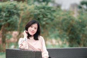茉莉奶白奶茶中竟喝出完整塑料袋 消费者维权获赔千元引热议