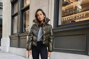 刚买一年的别克昂科威高速上黑屏 车主：几乎处于盲开的状态