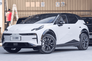 比亚迪秦plus dm-i实拍:8.71万起 划算吗?现场火爆!