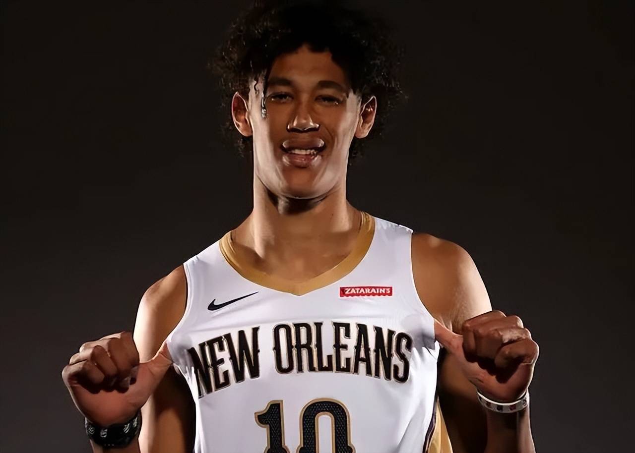 贾克森-海斯:表现依然没有起色,恐怕他很快就要被nba淘汰了.