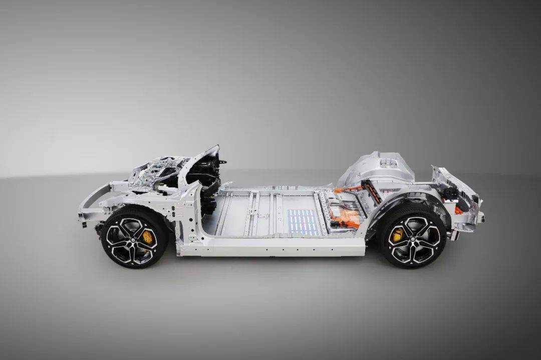 相比传统车身制造工艺,一体化压铸大幅减少了车身的零件数量和连接