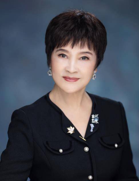 作为演员,梁丹妮从电影到电视剧,一直在挑战自己的演技,出演了多部