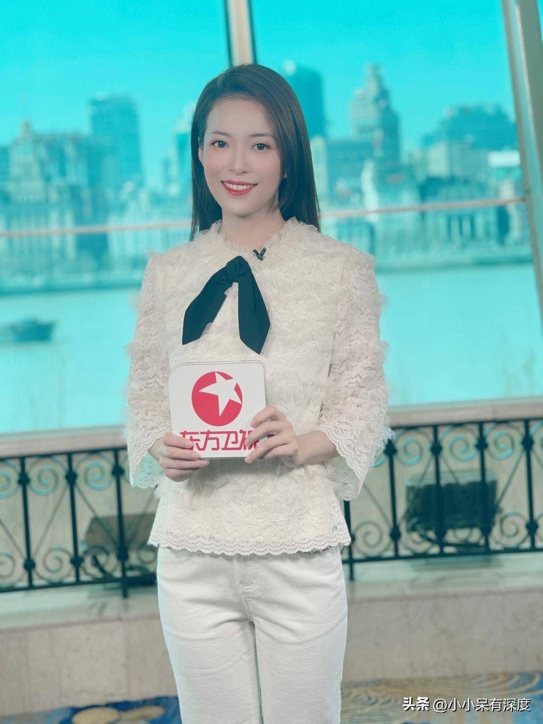 东方卫视主持人麻伊琳,她曾经风光出嫁,分手后独自抚养儿子长大_上海