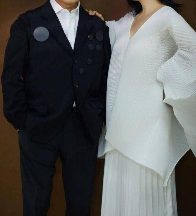 原创国内12对丁克明星夫妻,各有各的理由,周润发张卫健值得称赞_孩子