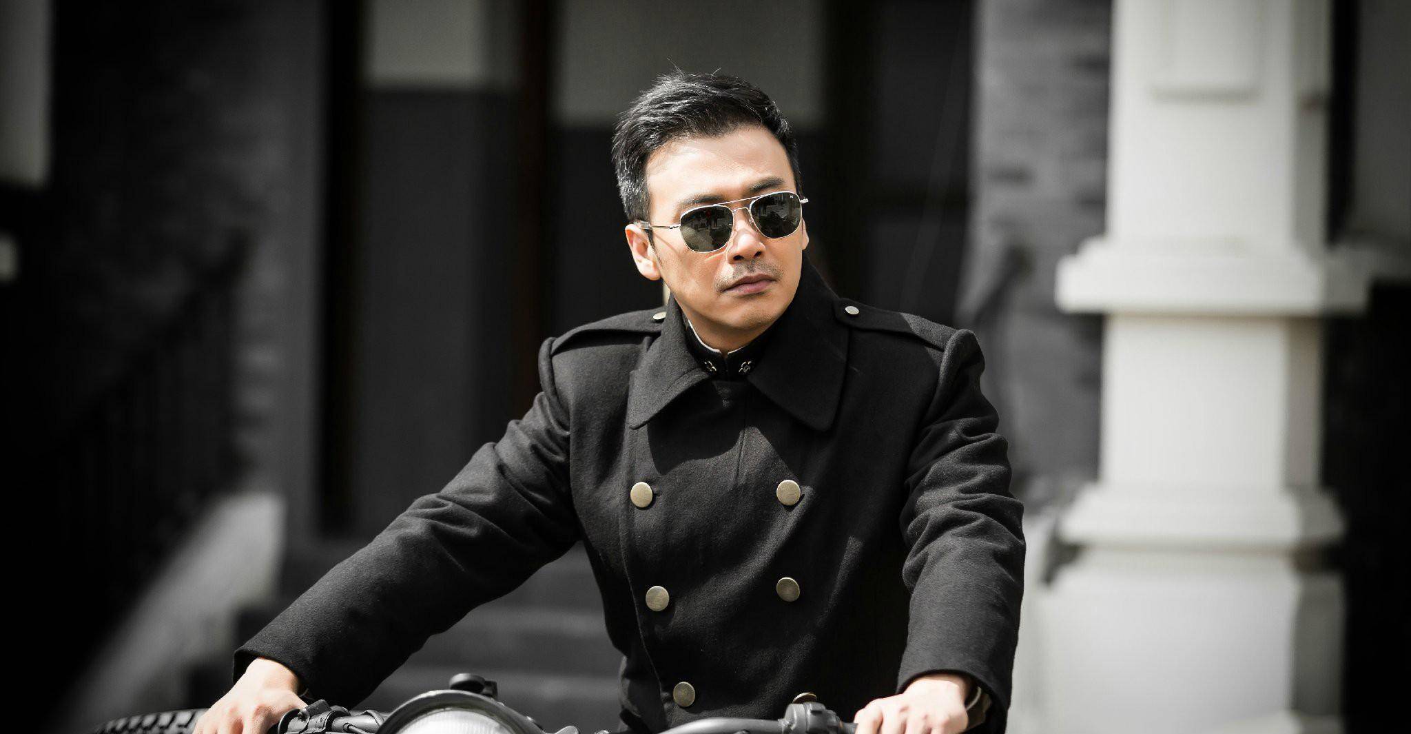 7胜算》看到男主的发型就知道这部剧有多离谱了,我觉得里面藏了个手雷