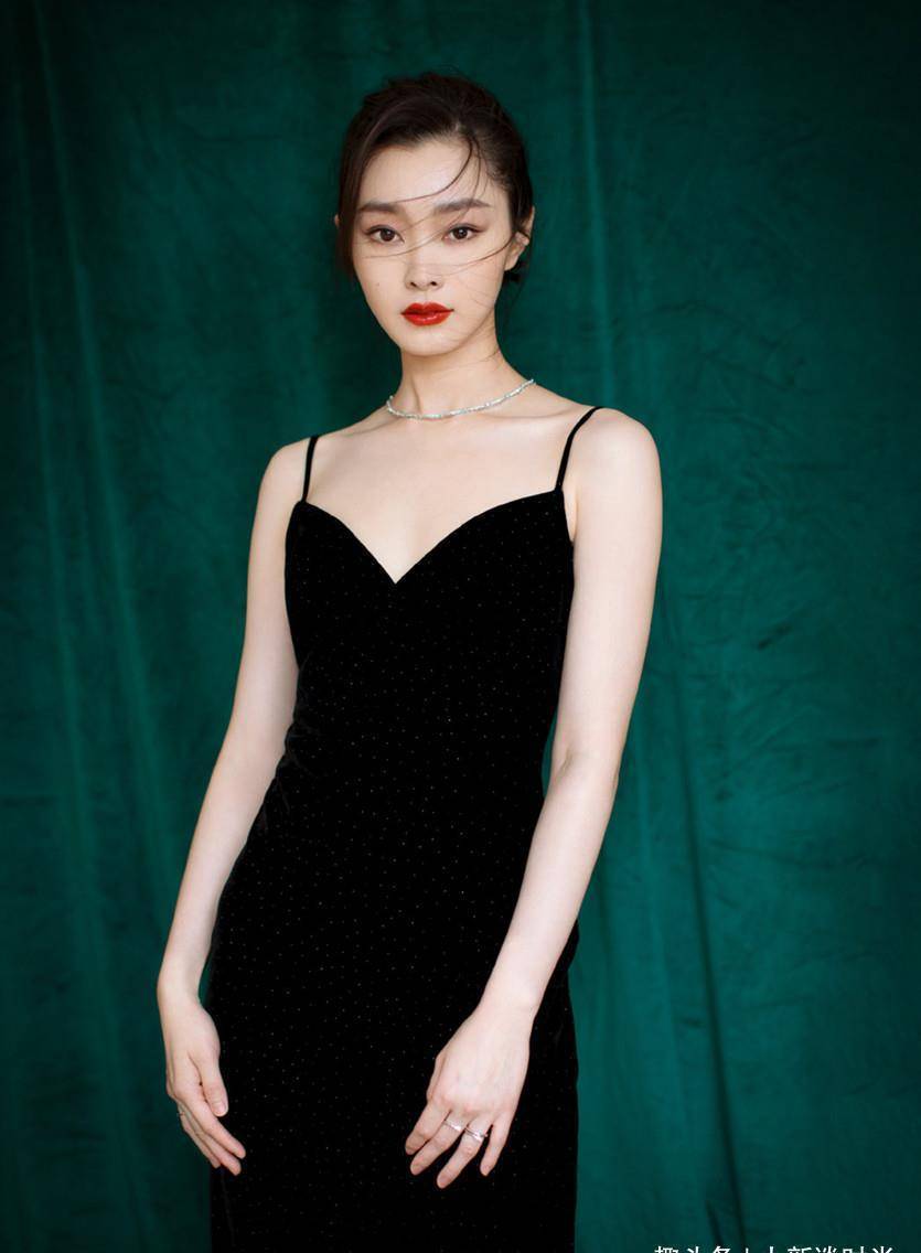 衣服只穿一件低身材吊带,这身材堪比模特_服装_一身_款式