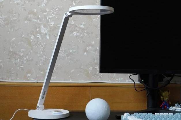 led台灯哪些牌子性价比高?那些性价比高的LED护眼台灯推荐