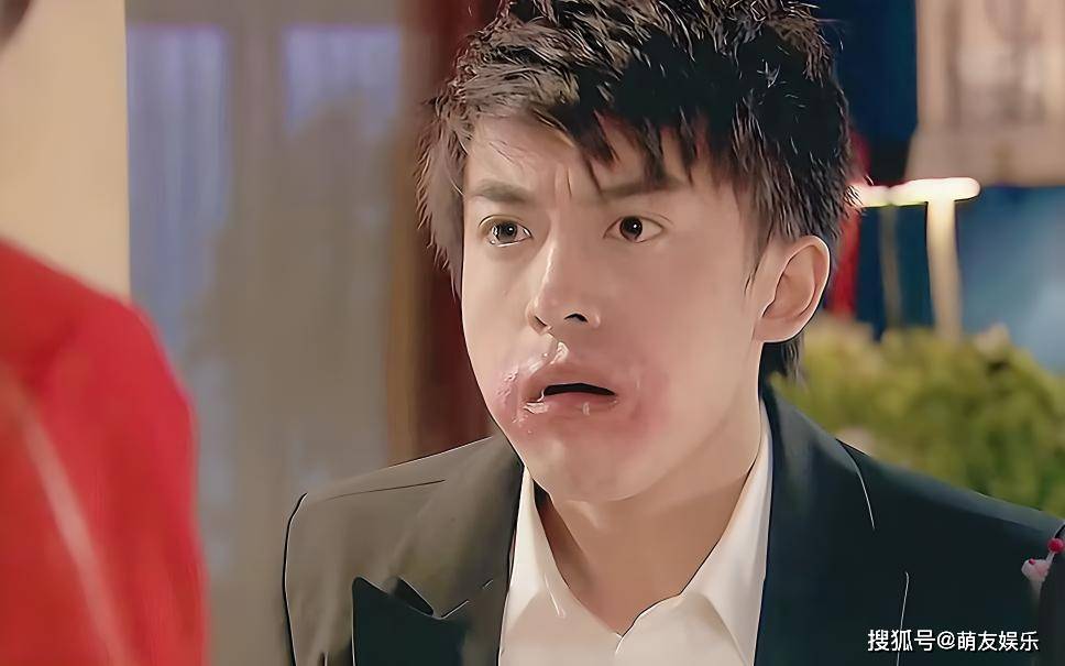 爱情公寓李佳航演技幽默,第二季伴娘张伟参加婚礼,令人难忘_角色_观众