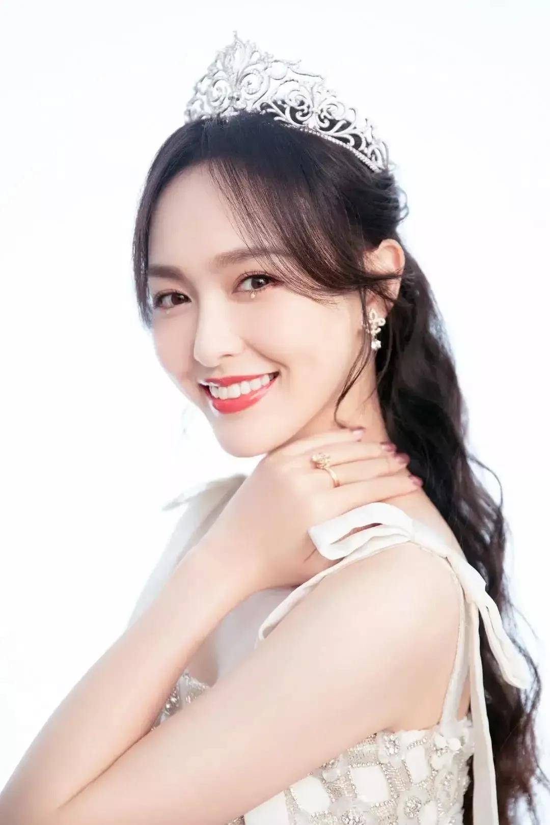 1亿对赌协议,与唐嫣形同陌路,杨幂的手段比你想象更狠辣!