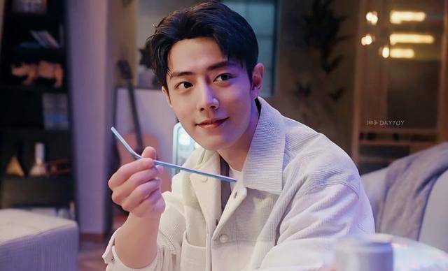 肖战5月10日《玉骨遥》上班,长衣长袖对抗33度高温_战战_工作_天气