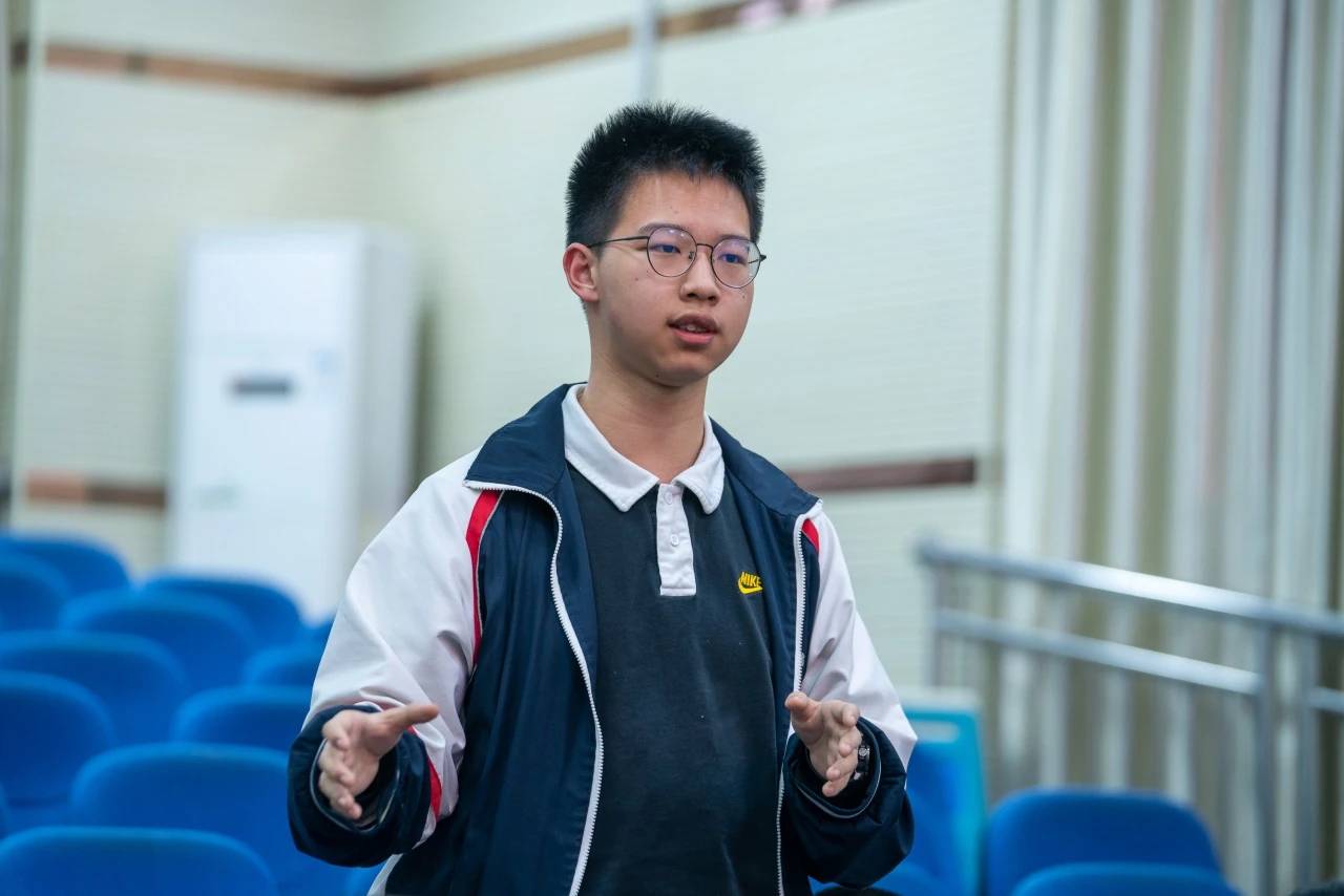 衡阳市八中再次被清华大学授予"优质生源中学"_我校_学子_全体