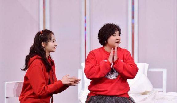 贾玲与张小斐搭档合作,为何不选择关晓彤,原因让人疑惑_电影_作品