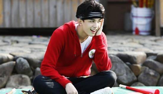 微博活跃人数排行榜:女星仅热巴入榜,连夺榜首的tfboys被他超越_吴磊