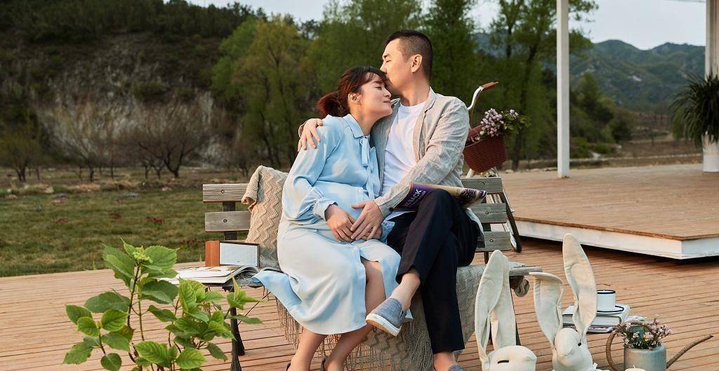 李一桐晒《甄嬛传》剧照恶搞陈建斌,隔空喊话:嬛嬛,朕有夏贵人了_剧中