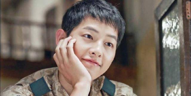 5位男星卖萌,王俊凯萌到心坎里,千玺简直快萌化了_表情_李易峰_猫咪