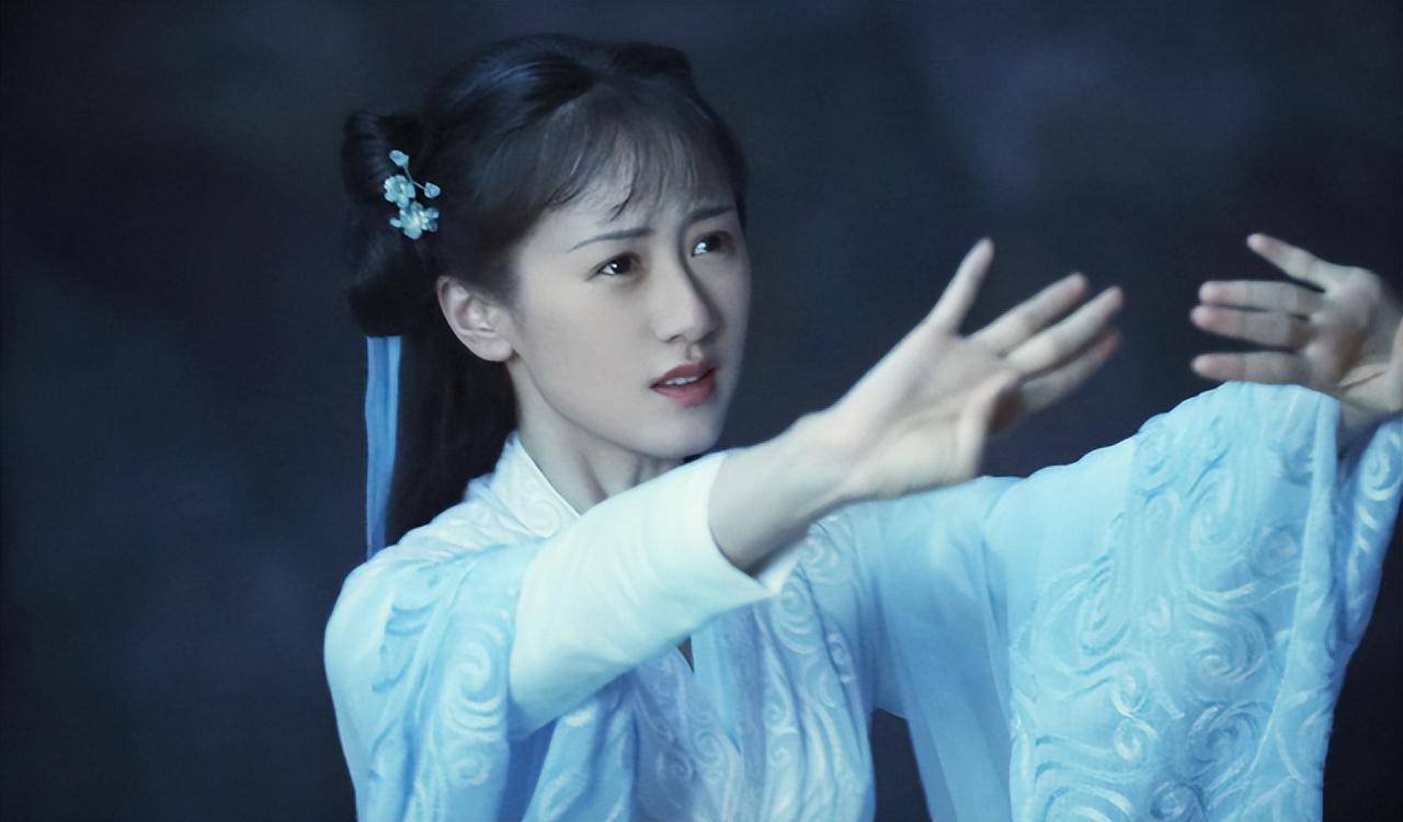 袁冰妍违法被罚 她为什么要将工作室开在重庆的一个偏远区县?