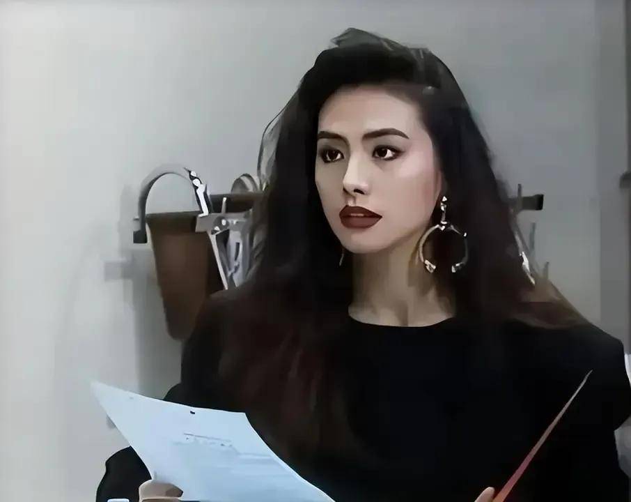 她是能迷倒众生的台第一美人,她不嫁富豪无人敢潜,56岁仍单身_李雨泽