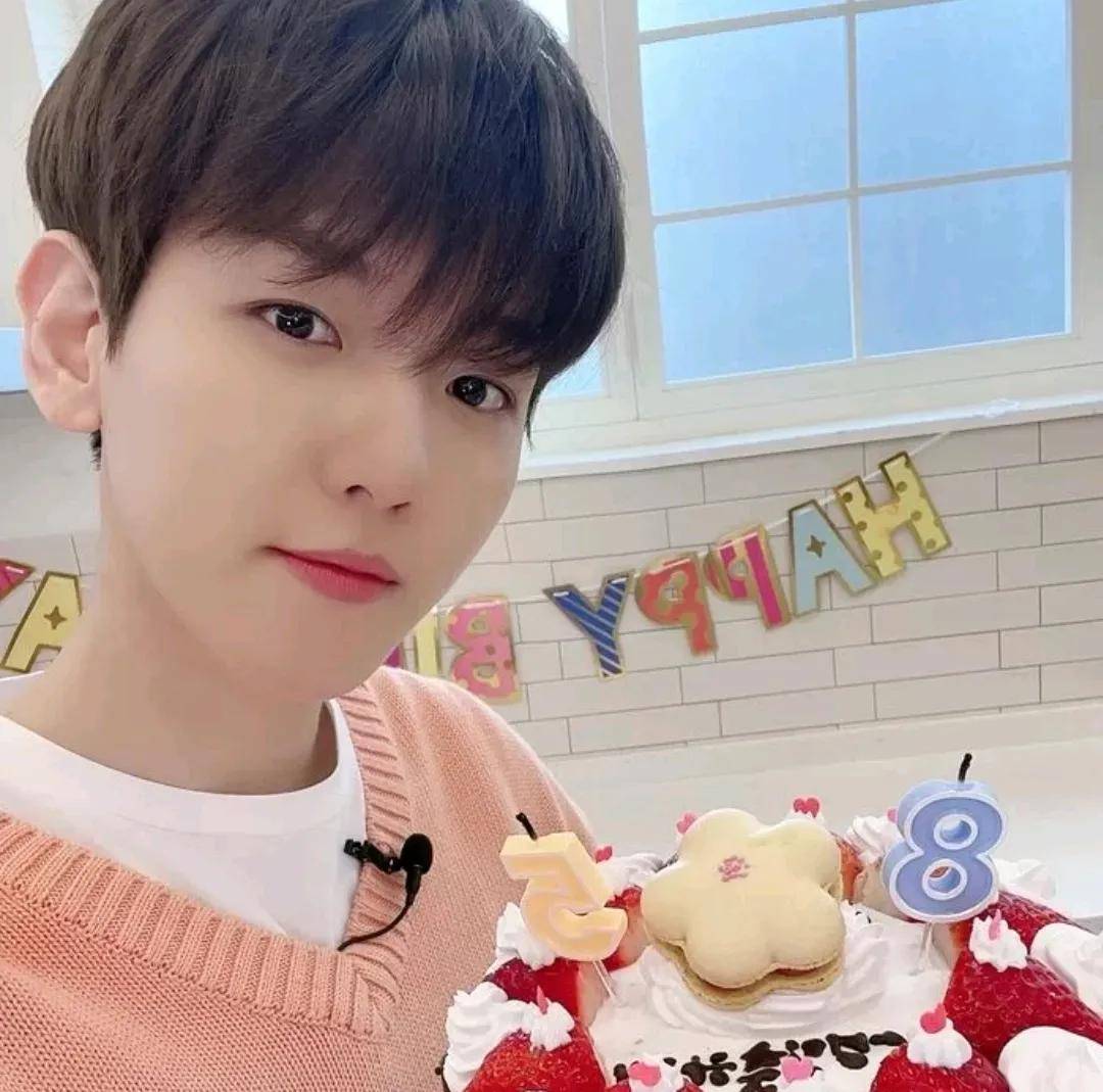 exo成员伯贤. 金珉锡 .chen要求公司解除奴隶合同…sm股价暴跌!