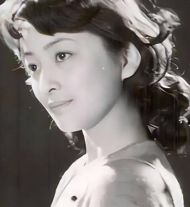 年轻时撞脸梅艳芳,经历2次跨国婚姻均分手,李勤勤现在怎样了?