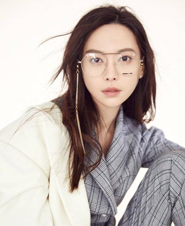 岑宁儿拥有天籁般的嗓音,担任过林忆莲,陈奕迅,蔡健雅等多位歌手的