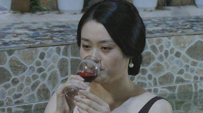 从打工妹到御用媳妇,她被赵本山力捧17年,如今40岁仍单身_婷娜_表演