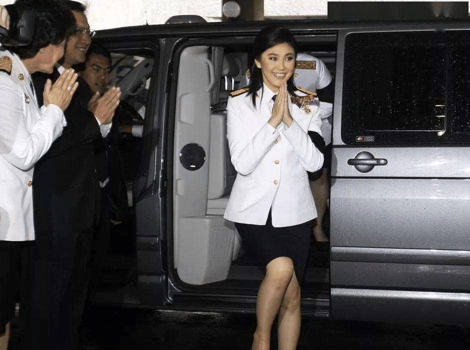 55岁英拉魅力不倒:曾让米歇尔吃醋,普京忘了握手,男友宠爱26年_奥巴马