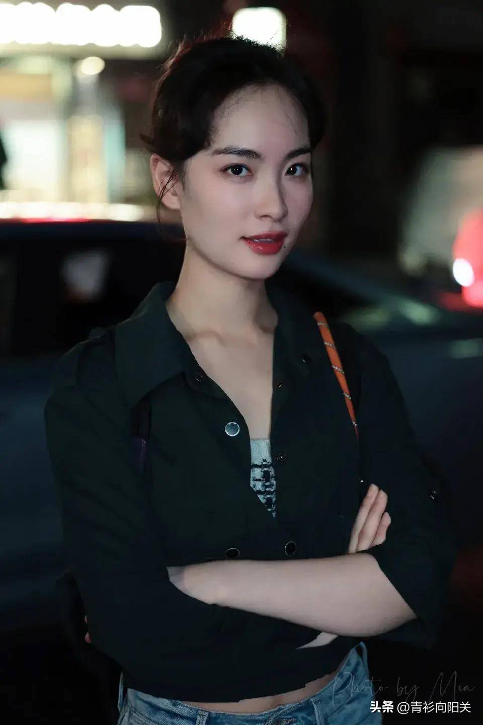 《繁花》里最不显山露水的露丝,戏外是表演硕士毕业,被夸像赫本_敏敏