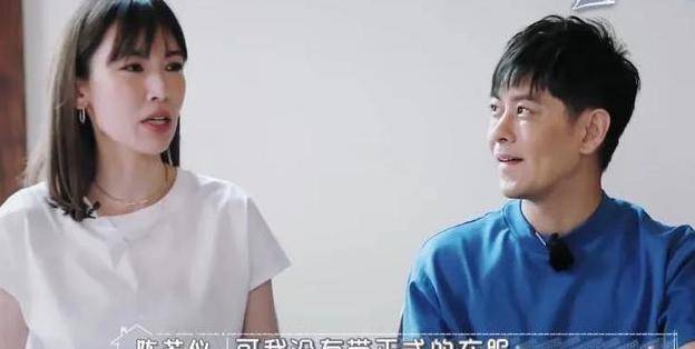 林志颖妈妈嫌弃陈若仪着装不得体,当场训斥,林志颖却不敢吭声_婆婆