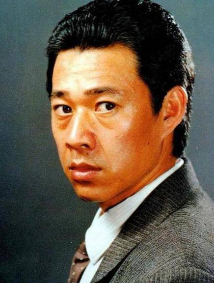 张丰毅为何与吕丽萍离婚,又为何不参加儿子婚礼?