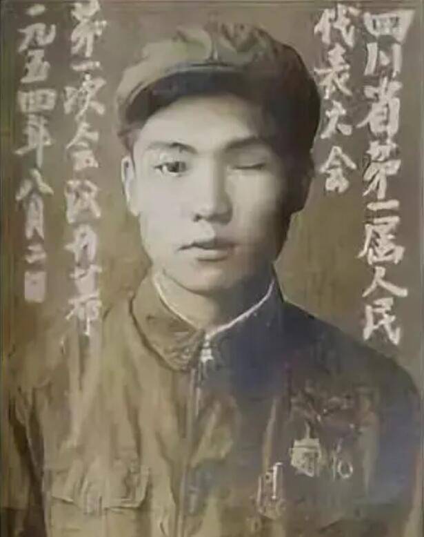 上甘岭两位英雄:失明战士背起断腿战士,向敌军发起最后的冲锋_王合良