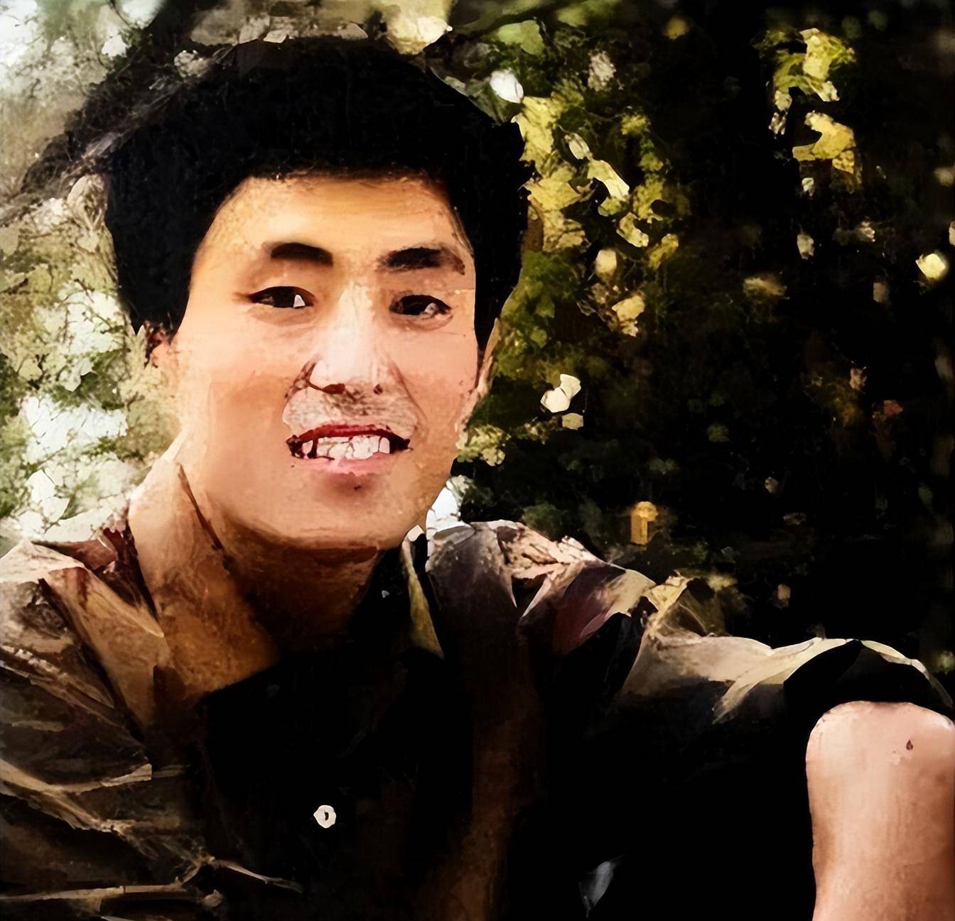 当时,肖华在西安电影制片厂图书馆工作,张艺谋在北京读书.