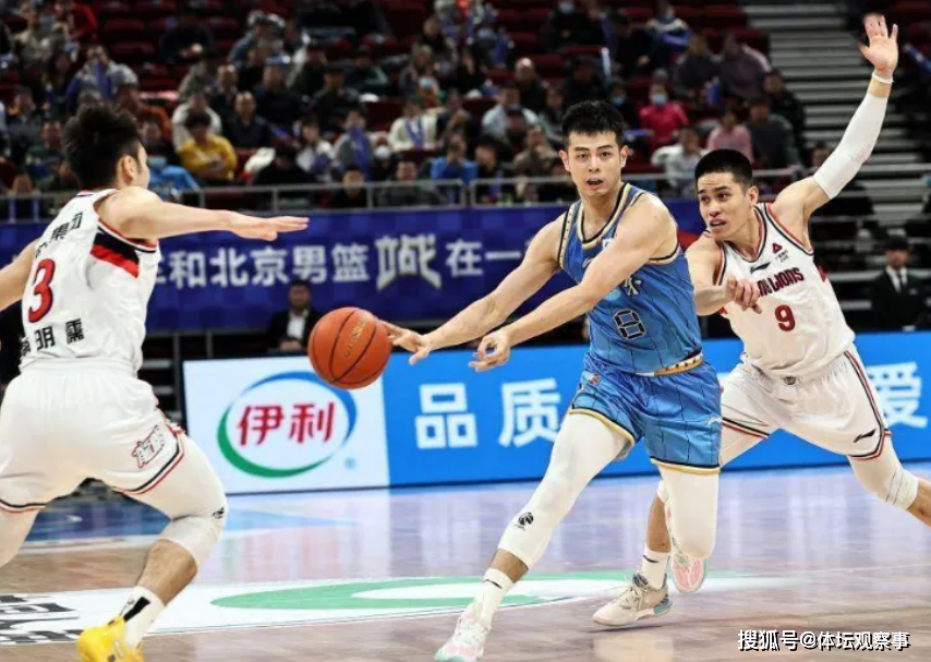 cba拒絕處罰,放縱26歲球星肘擊傷人:母親來頭大,山東