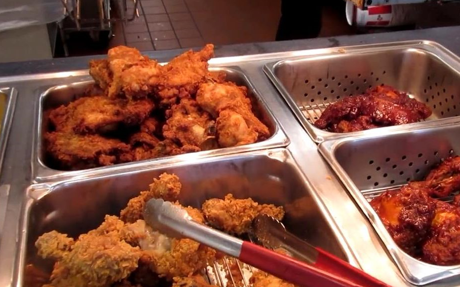 70元的肯德基自助餐随意吃,限定时间成亮点,网友:吃一次亏一次_食物