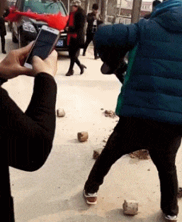 爆笑推荐:两个妹子看到了都想要,我该给谁?_老公_段子_室友