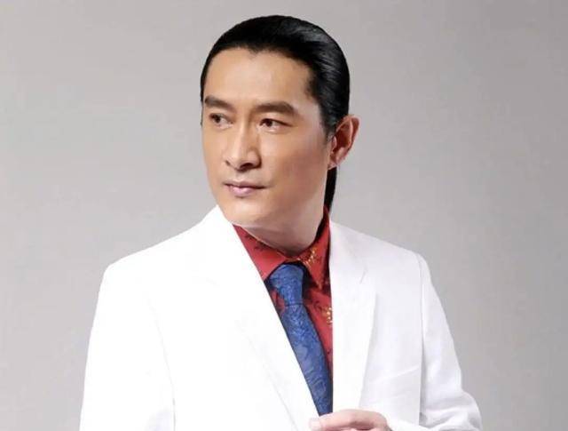 黄安望着病床上的妻子,内心生出一个想法:赶紧离婚,再找个年轻漂亮的.