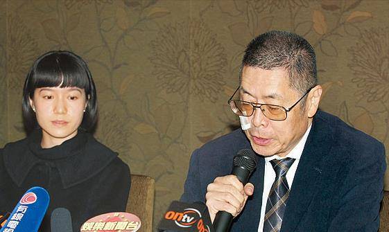 81岁喜当爹,花2000万买分手,"爷孙恋"的老男人们不容易_刘诗昆_盖燕