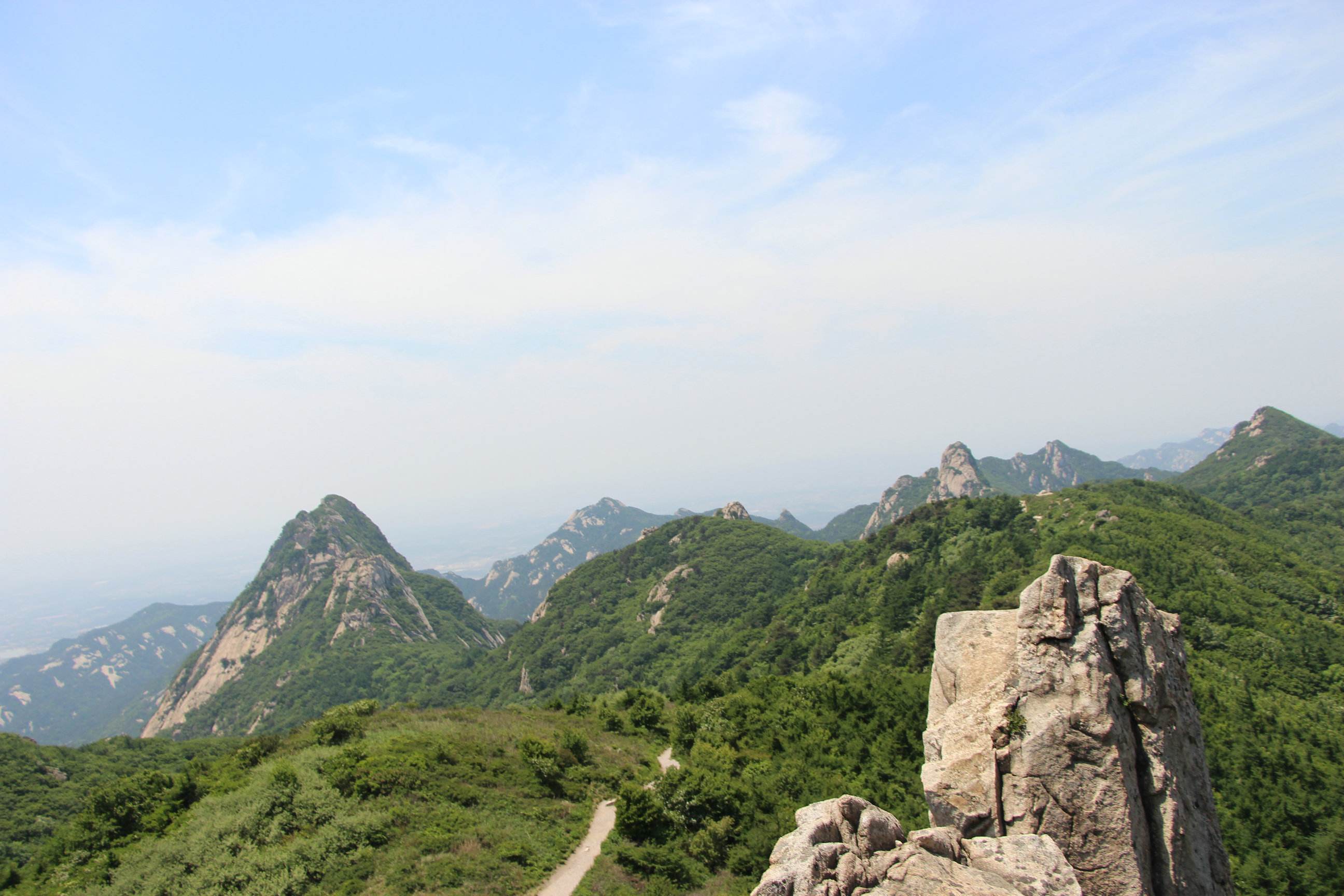 山东最高山图片