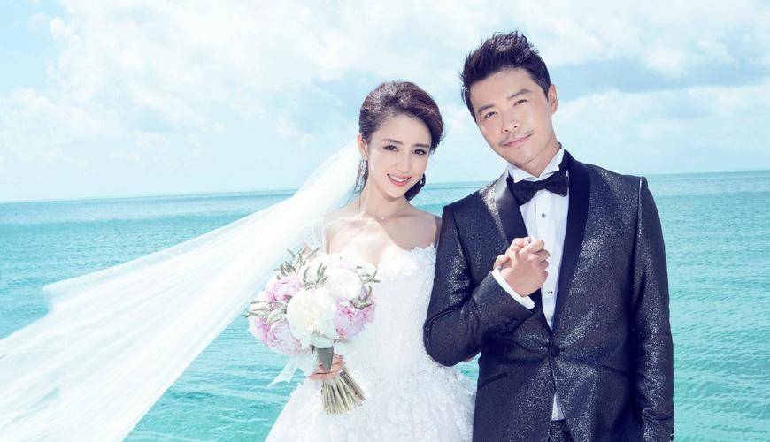 佟丽娅和陈思诚在一起仿佛一直是卑微的那一方.