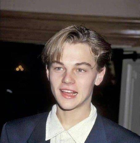 20岁被地球球花"撩",47岁被首富女友献媚_莫妮卡_贝索斯_劳伦·桑切斯