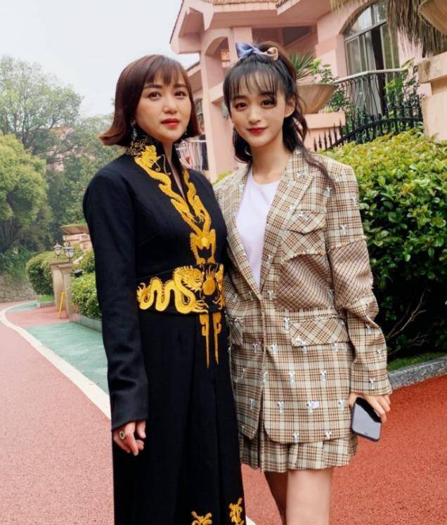 还有董子健的丈母娘,孙怡的母亲尚丹丹也出现在节目中,母女俩相似度