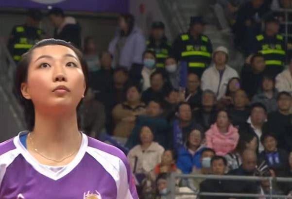 江苏女排主场输给天津队，问题在哪？双方教练道出原因，两大差距