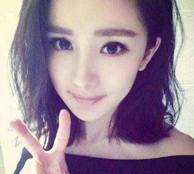 女明星都爱剪刀手,刘亦菲秒杀众小花网友:这才叫少女感_自拍_女生