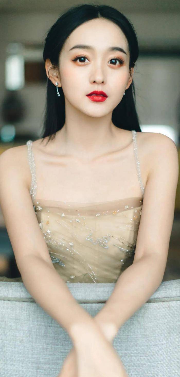 何泓姗,演技和实力并存的宝藏女孩_角色_观众_作品