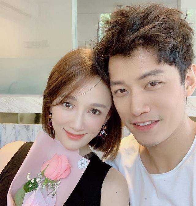 乔任梁去世4年,陈乔恩晒粉色天空悼念,曾经2个绯闻女友今差距大_徐璐