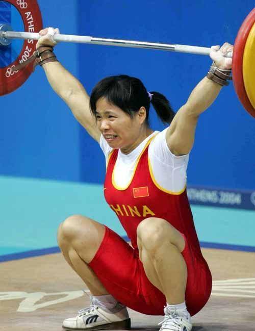 奥运举重冠军陈艳青:嫁大龄恩师遭父母反对,如今幸福吗
