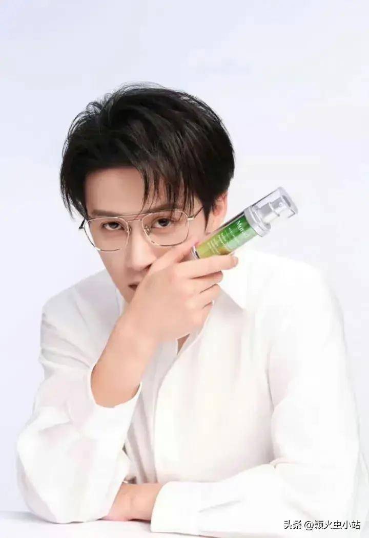 28娱瓜:李现迪丽热巴檀健次关晓彤景甜张晚意李兰迪周也李宏毅_张凌赫