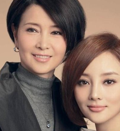 当pgone向嫂子示好时,李小璐应该并没有想到他别有用心也在于李小璐的