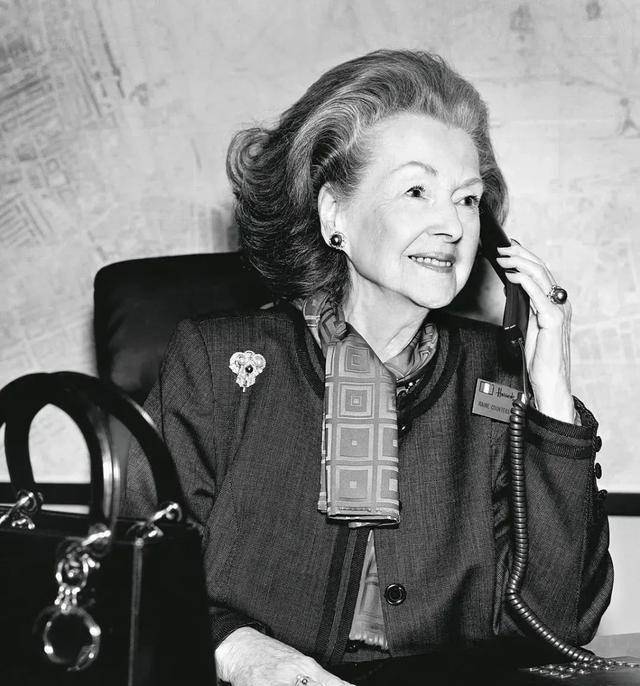 一生三嫁伯爵,优雅体面地活到87岁,患癌去世_蕾妮斯宾塞_婚姻_妻子