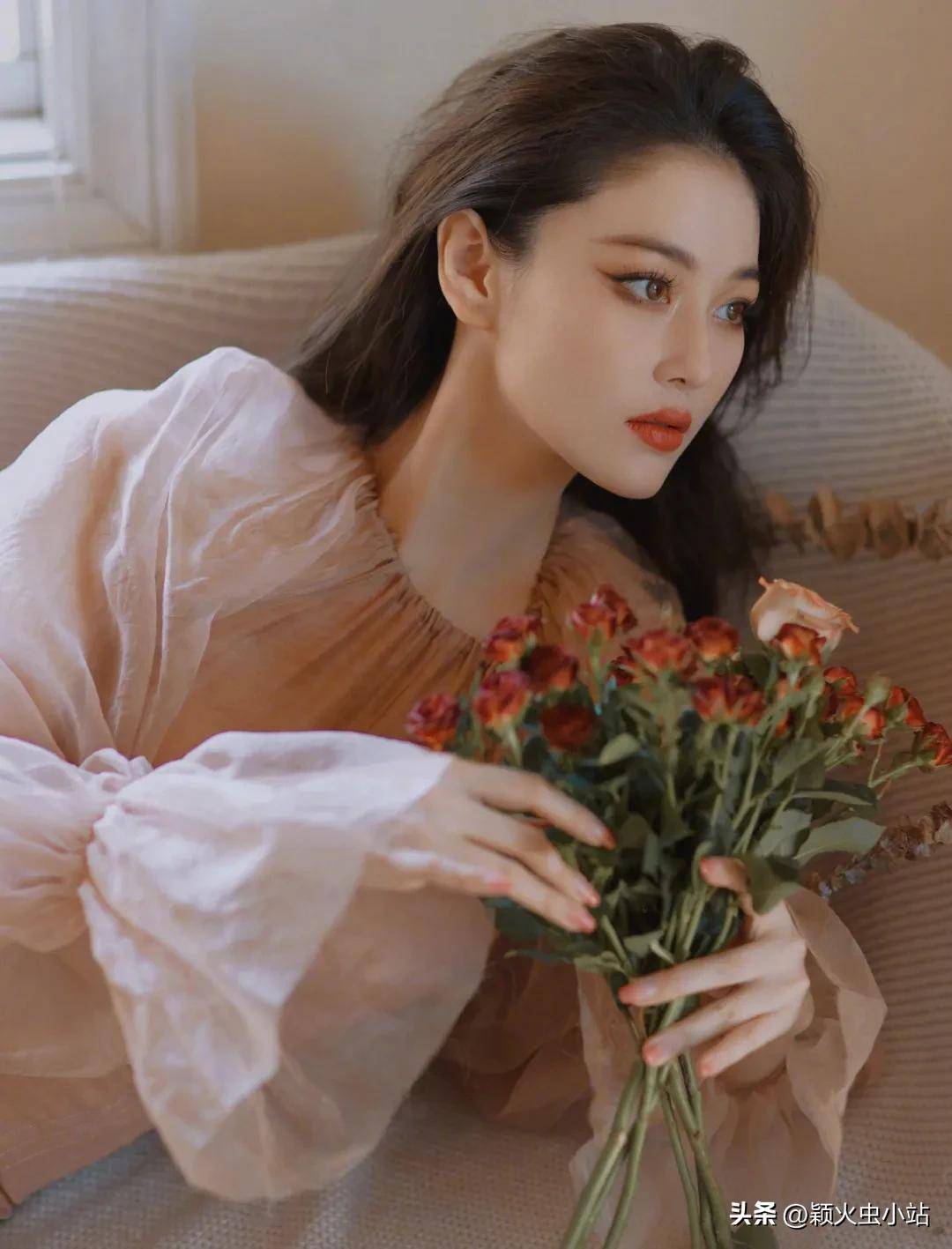 5娱乐瓜:迪丽热巴成毅许凯杨超越曾舜晞张馨予龚俊沈月邢昭林_男友